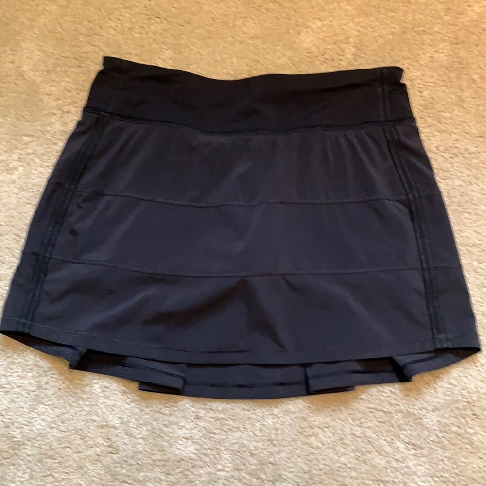 Lululemon Black Athletica Tall 6